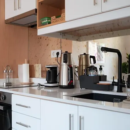 Bright And Cozy 2br In The Center Of Buyukada *