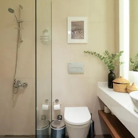 Bright And Cozy 2br In The Center Of Buyukada *